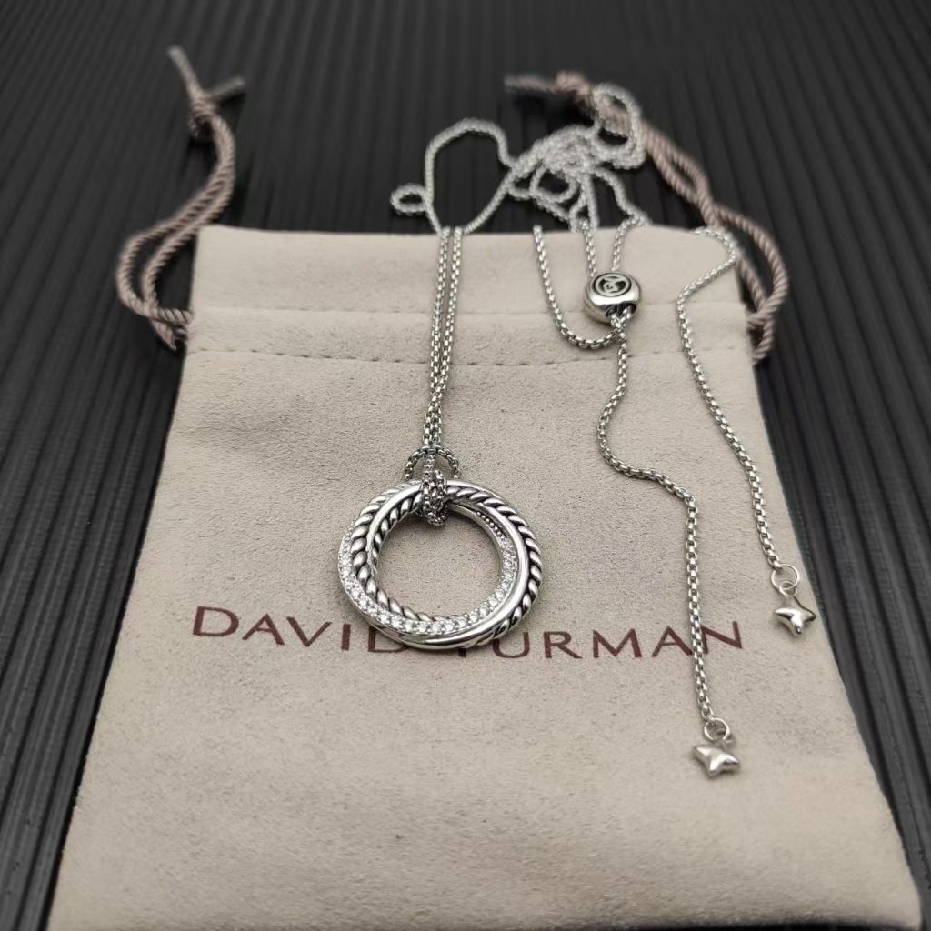 David Yurman's Iconic Circular Clavicle Chain